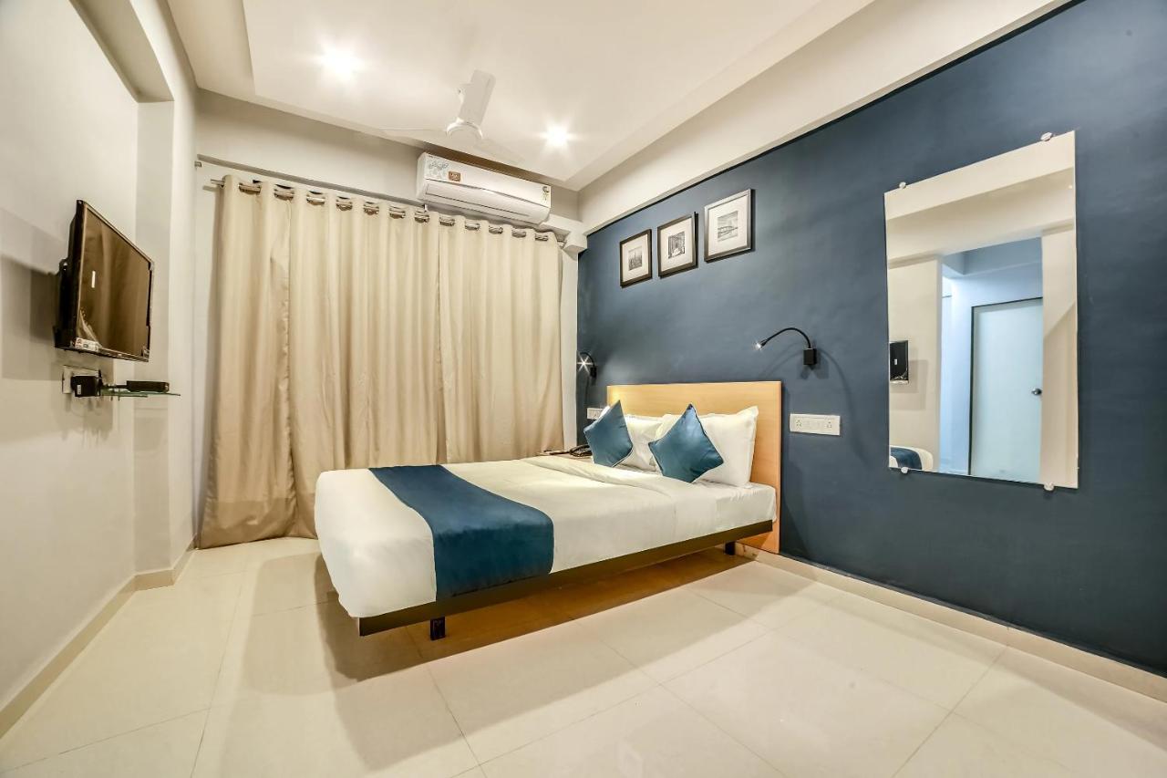 Hotel Bhumi World Bhiwandi Exteriör bild